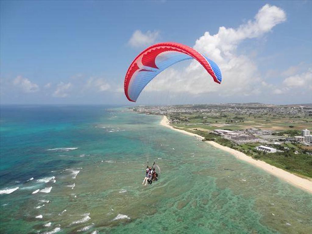 沖繩本部動力滑翔傘（愉快飛行） 2